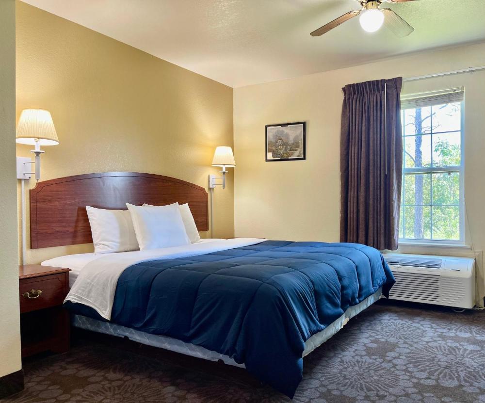 Superior King Suite interior